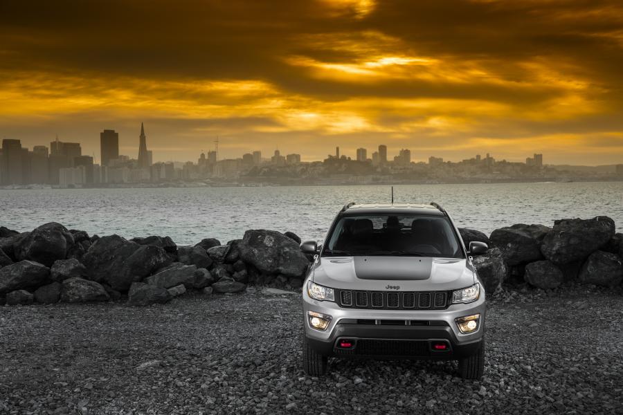  Jeep Compass Trailhawk 2017 года  (NA) (фото 42 из 51)